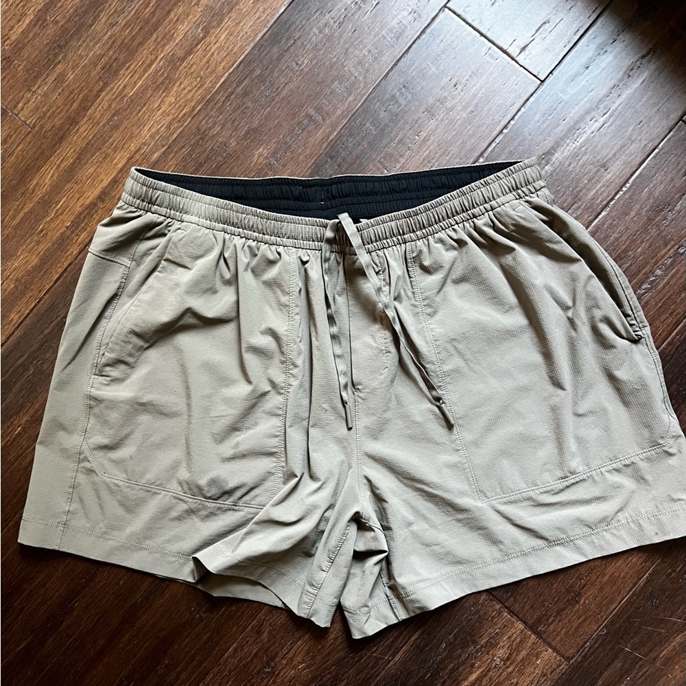 Lululemon Stretch Ripstop Short 5" Tan Shorts